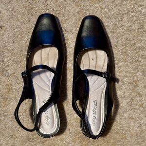 Easy Street Women's Black Mary Jane Slingback Heels